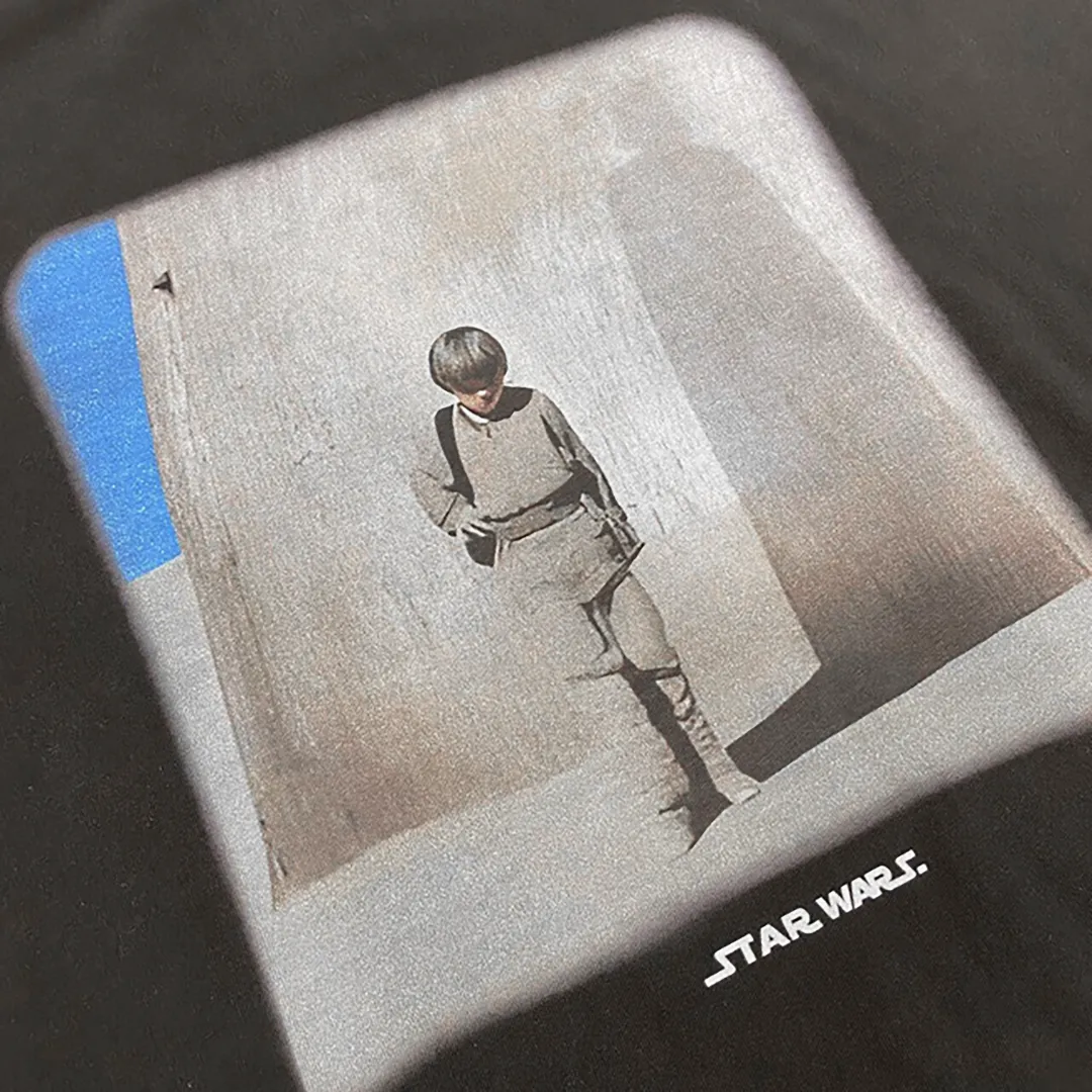 St. Michael's vintage Star Wars pattern printed washed and distressed Vintage loose short-sleeved shirt. Directly sprayed with digital white ink. The fabric is breathable and the pattern is three-dimensional and clear. Fabric: Double yarn 240g Style number: S810 Size: S-M-L-XL Color: Washed black Price: P118